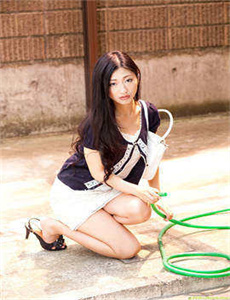 vr福利资源-男人把大JI巴放进女人动态视频